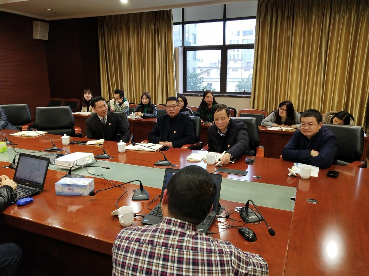 第一期红色讲坛开课——盛丰路上党旗扬